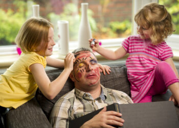 1 Prilli, prejardhja dhe historia e Ditës së Shakasë. Disa nga gënjeshtrat më të famshme