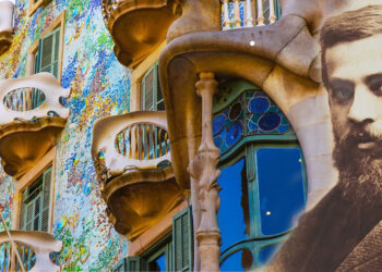 Antoni Gaudi, katalanasi i famshëm i arkitekturës së linjave të buta, shkujdesjes, elegancës dhe magjepsjes