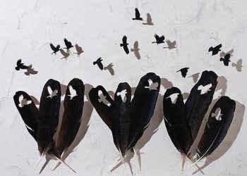 Të bëhesh zog dhe të fluturosh me pendët e zogut të Maynard Chris ‘s