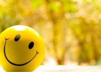 Edhe ti mundesh me ken i lumtin n’se e ndez me zjarrin e shpirtit diellin qi ngroh gjithkend rreth teje