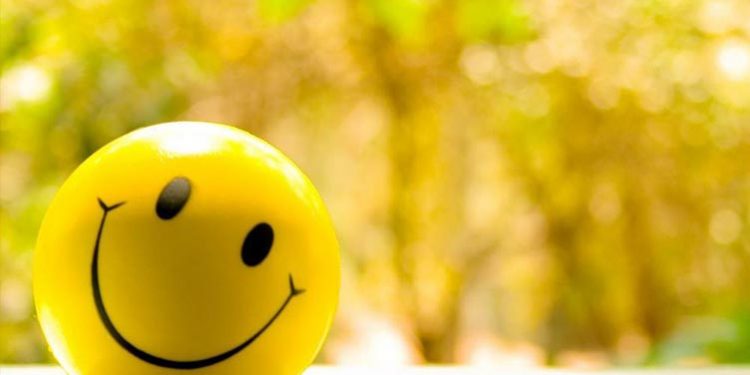 Edhe ti mundesh me ken i lumtin n’se e ndez me zjarrin e shpirtit diellin qi ngroh gjithkend rreth teje