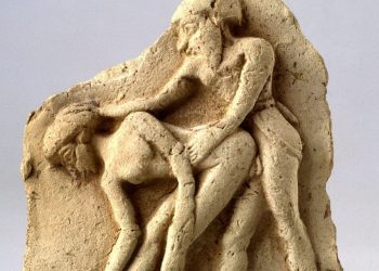 Terra cotta balte që përcjellin episode të jetës seksuale, 1500 vite para se të lindte Kama Sutra