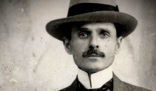 Mid’hat Frashëri jep 15 fshikullima të forta karakterit tonë, për të merituar shëlbim të shpirtit dhe paqes