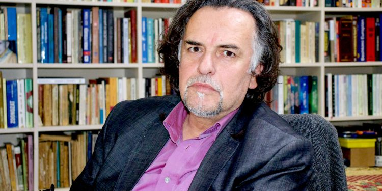 Albert Vataj i përgjigjet pyetësorit të Prustit: Më mjaftojnë pak gjëra për të qenë i lumtur