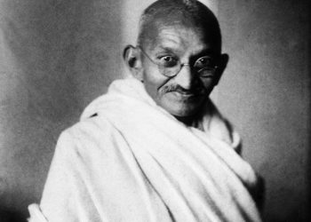 Mahatma Gandhi: …mos lejoni që zemra juaj të largohet, meritoni të jeni prehër dashurie