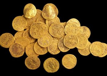 Një thesar bizantin prej 44 monedhash ari u gjet në një rezervat natyror në Izrael