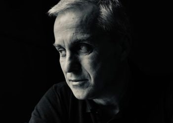 Avni Delvina, gladiatori i betejave të grafikës digjitale, ai që ngadhënjen me shpirtin krijues