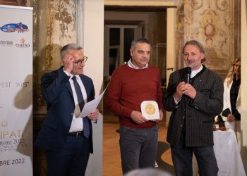 Piktori dhe skulptori monumental, shqiptari Alfred Mirashi Milot fiton në Itali çmimin e karrierës “Dy Principata”