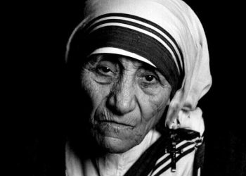 Albert Vataj: Sytë e Nënës që na shenjtëroi, sytë që shihnin thellë në shpirt