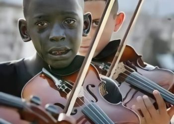 Historia prekëse pas fotografisë virale të violinistit 12-vjeçar brazilian, Diego Frazão Torquato