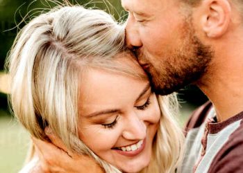 Albert Vataj: Të ndjejmë hyjshëm në dëshirimin e perëndishëm të njerëzores ku kridhemi