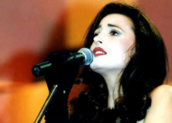 Albert Vataj: Parashqevi Simaku, këngëtarja që u shfaq si një shkëndi që na ndezi në ëndje