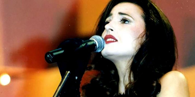 Albert Vataj: Parashqevi Simaku, këngëtarja që u shfaq si një shkëndi që na ndezi në ëndje