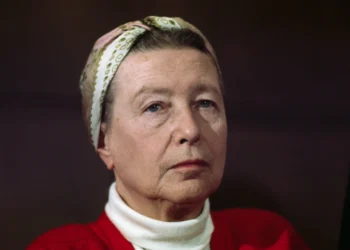 Simone de Beauvoir, gruaja që i’u imponua botës me modelin e triumfueses, nga lëvizja feministe te mendimi filozofik