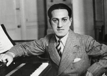 George Gershwin, një emigrant hebre rus, që u bë një nga kompozitorët legjendar të Amerikës