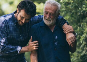 MEKIME NGA PERVOJA JETESORE/ Miqtë e djalit dhe një mik e gjysmë i babait