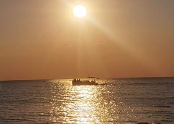 Çast përjetimi i perëndimit, vera e kuqe që na marros dhe na mrekullon gjithmonë