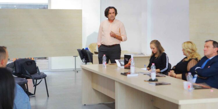 Albert Vataj: Arjola Zadrima, kjo poete që kap shkrepëtimshëm çastin dhe kumton shpirtshëm atë