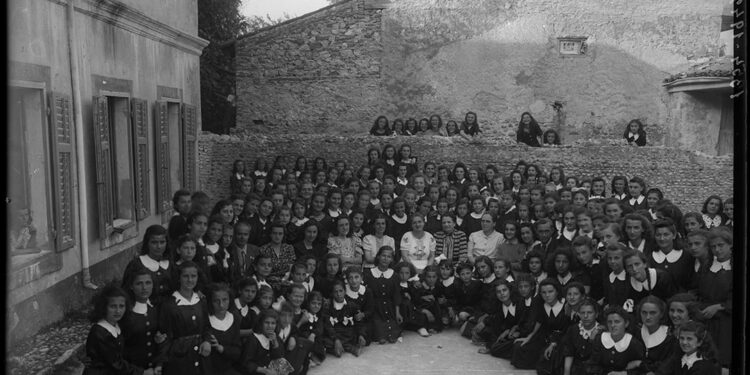 Më 17 tetor 1877 hapi dyert Kolegja Saveriane në Shkodër, vatra e hyjt e dijes dhe shëlbimit të shenjtë të shpirtit