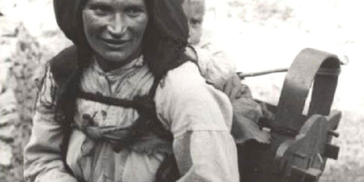 Albert Vataj: Nënat sakrifikuese, ato që e shenjtëruan misionin e gruas dhe e lartësuan sublimen e jetës