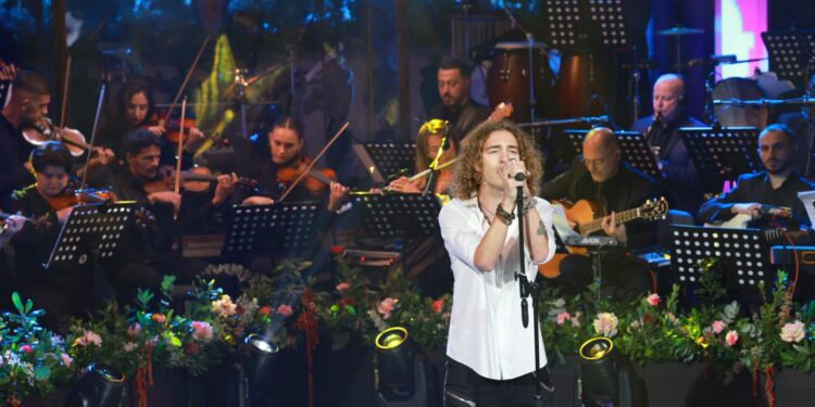 “Luleborë”, festivali i vlerave krijuese, kurorëzoi suksesshëm mbylljen e edicionit të 8-të me triumfin e këngës “Shko dallëndyshe”