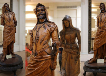 “Mefistofeli dhe Margareta”, e mira dhe e keqja te Fausti i Goethe, në një skulpturë në dru nga një autor i panjohur