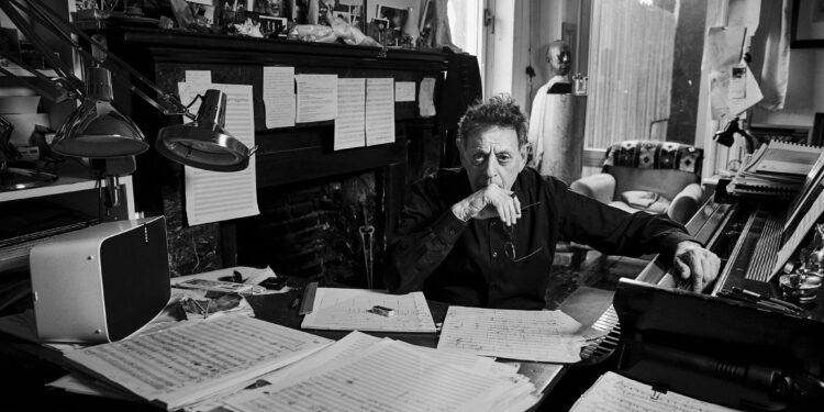 Phillip Glass mbi artin, shkencën dhe cilësinë më të rëndësishme të një vizionari si një mrekulli krijimi