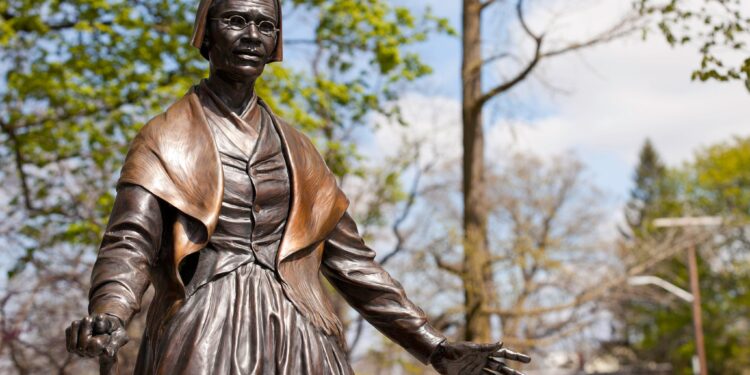 Sojourner Truth, gruaja e parë me ngjyrë që paditi me sukses dhe fitoi çështjen kundër një burri të bardhë