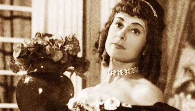 Marie Kraja, zëri magjepsës i operas shqiptare, interpretuesja që nxori këngën popullore nga auditori familjar për ta ngjitur në skenat koncertale