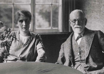 Anna Freud, vajza e vogël e babait të madh të psikanalizës, gruaja që i dedikoi veprën fëmijëve