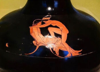 Enë vere me e ilustruar me figurinë të kuqe të një skene erotike, e pikturuar nga Shuvalov, në Atikën e vitit 520 para Krishtit