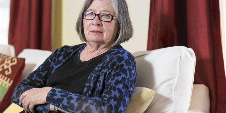 Barbara Ehrenreich, gruaja që luftoi me kancerin e gjirit dhe i’u kundërvu diktaturës së rrezikshme të të menduarit pozitivisht, e optimizmit imponues