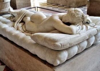 Hermafroditi, ashtu si në mitologji edhe në art, dëshmon se lumturia e dashurisë është hyjnore vetëm si e burgosur në një trup