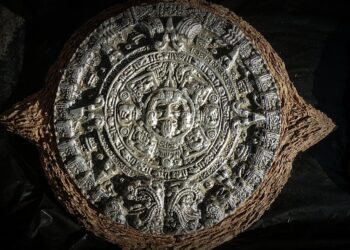 Kalendari Aztec, një nga shprehjet më të mira të artit aztec që tregon shkallën e zhvillimit kulturor dhe shkencor që ky popull arriti