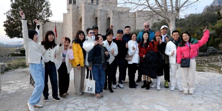 Kinezët festojnë Vitin e ri në Krujë