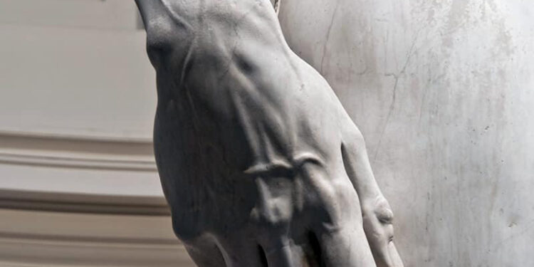 Të gjallët prej mermeri të pulseve të gjëmimshme të Davidit biblik të Michelangelo di Lodovico Buonarroti Simoni