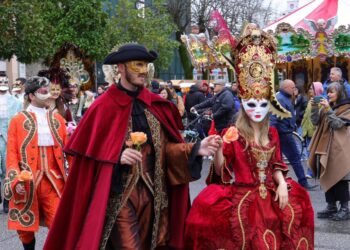 Karnavalet në Shkodër, solemniteti i një tradite që madhështon përmes teatralitetit festiv