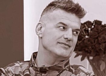 Bled Mane, gazetari kondraves që i kundërvihet me sinqeritet një bote kërcënueshëm hipokrite