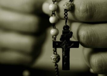 Mrekullia e shenjtit Shna’Nue – histori e vërtetë, n’themet të t’cilles qëndron forca e besimit dhe frika