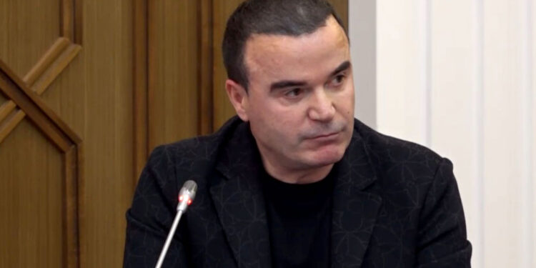 PORTRET I PAAUTORIZUAR/ Azem Tahiraj, biznesmeni atipik që dashuron dhe promovon poezinë