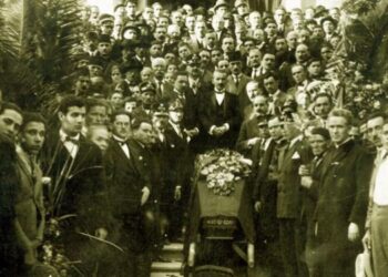 Fjala e Hasan Prishtinës në ceremoninë e varrimit të Luigj Gurakuqit: “Një atdhetar, idealisti i shquar shqiptar Luigj Gurakuqi ra dëshmor prej dorës së një tradhtari…”