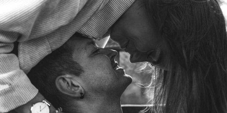 John Welwood: Dashuria shpirtërore zgjon potencialet e fjetura të farës së shpirtit