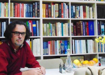 Librat dhe miqtë – Miqtë më shpejt iknin se sa vinin, por librat qëndruan aty me mua atëditë e sot