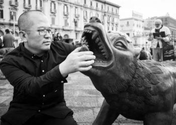 Artisti kinez, Liu Ruowang vjen në Malësinë e Madhe me “Wolves Coming”, në mbrojtje të natyrës