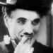 Charlie Chaplin, gjeniu i filmit pa zë, komiku që na bëri të qeshim dhe të mendojmë