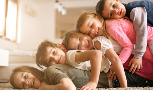 Rendi i lindjes së fëmijëve dhe personaliteti i tyre sipas psikologëve