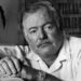 Ernest Hemingway, shkrimtari që përsosi me mjeshtëri krijimin e dialogjeve realiste, në të cilët mbizotërojnë “të pathënat”