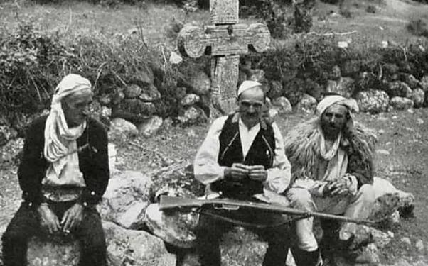 Gilles Courtmanche: Burri i ulur në majë të malit nuk ra atje nga qielli
