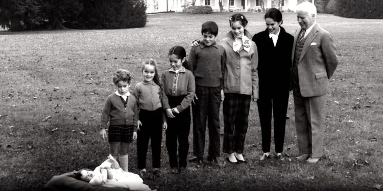 Charlie Chaplin, jo vetëm ylli i filmit pa zë, por edhe babai i përkushtuar i 13 fëmijëve