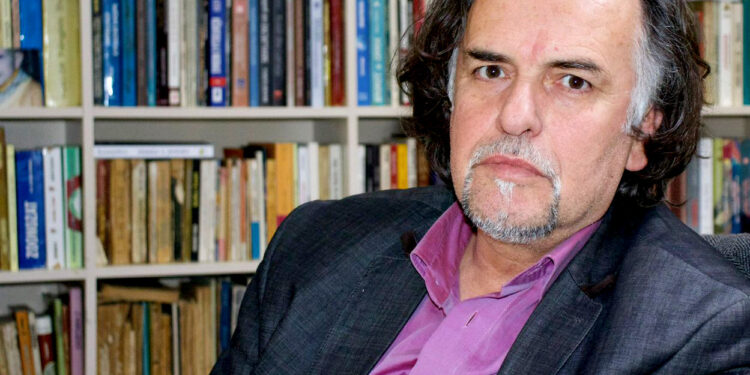 Albert Vataj: Të mjaftohesh me botën prej letre, fjalësh dhe shpirtjeje